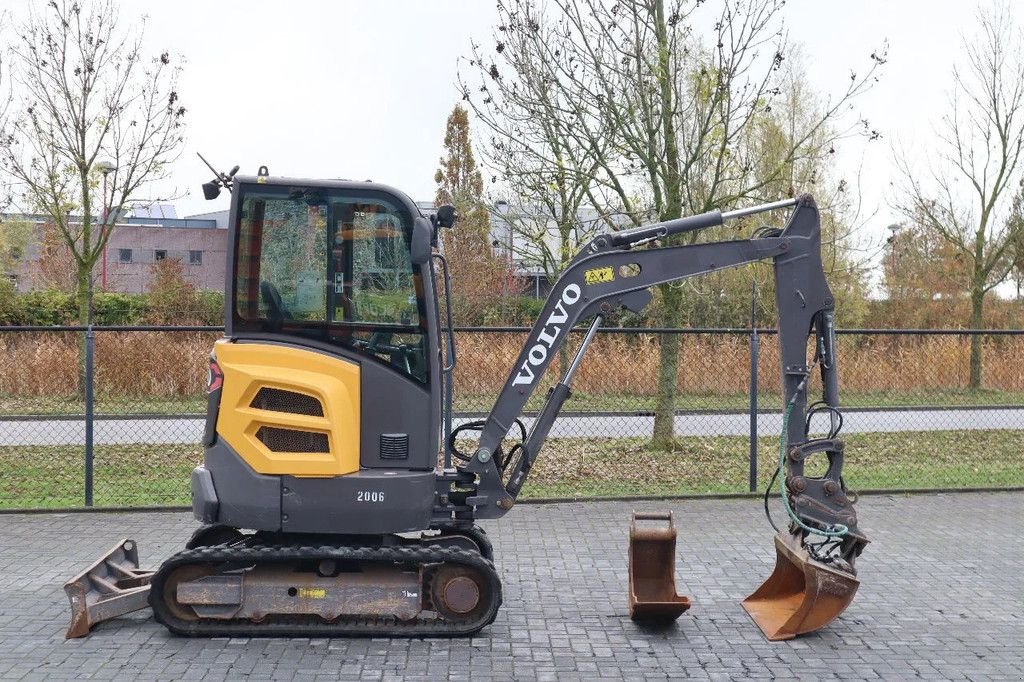 Kettenbagger du type Volvo ECR25 TILT BUCKET 2X BUCKET QUICK COUPLER, Gebrauchtmaschine en Marknesse (Photo 4)