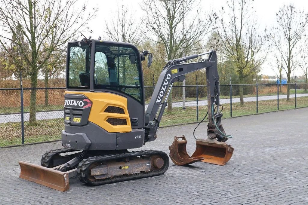 Kettenbagger du type Volvo ECR25 TILT BUCKET 2X BUCKET QUICK COUPLER, Gebrauchtmaschine en Marknesse (Photo 7)