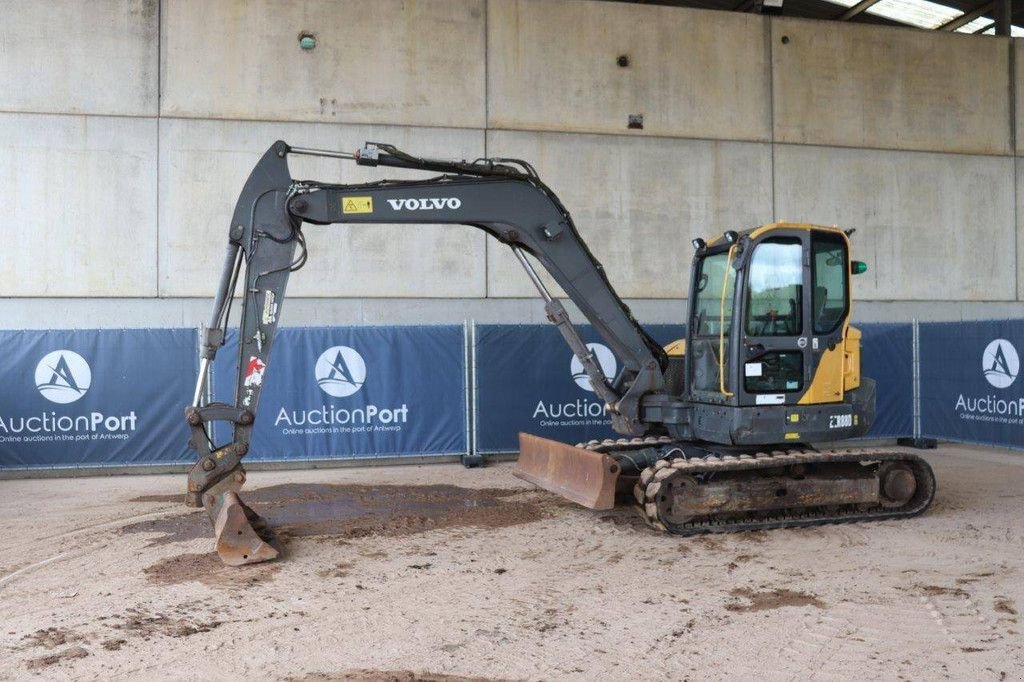 Kettenbagger of the type Volvo ECR88D, Gebrauchtmaschine in Antwerpen (Picture 1)