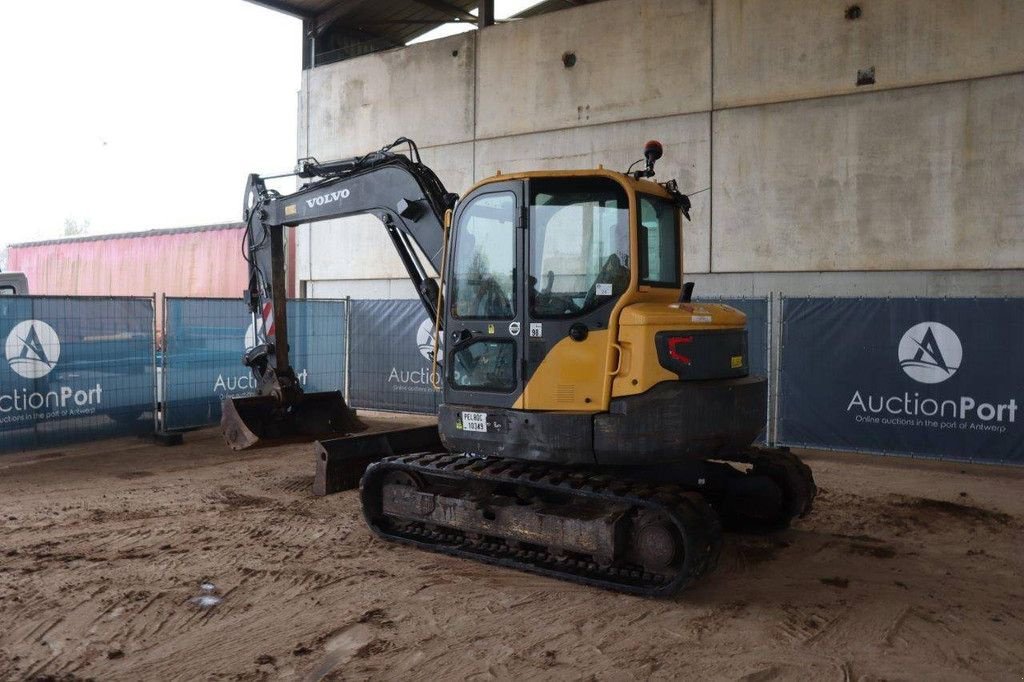 Kettenbagger типа Volvo Excavator ECR88D, Gebrauchtmaschine в Antwerpen (Фотография 3)