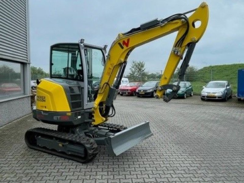 Kettenbagger van het type Wacker Neuson ET35 midigraver met cabine, Neumaschine in Roermond (Foto 1)