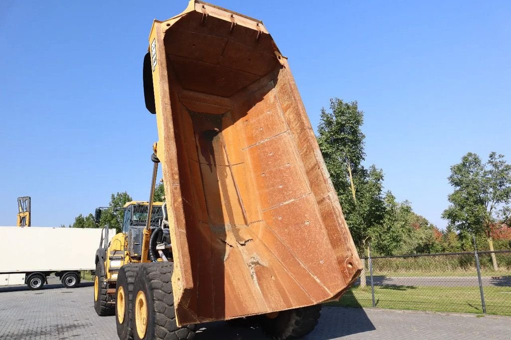 Kipper van het type Bell B40E B 40 E 6X6 AIRCO GOOD TIRES, Gebrauchtmaschine in Marknesse (Foto 10)