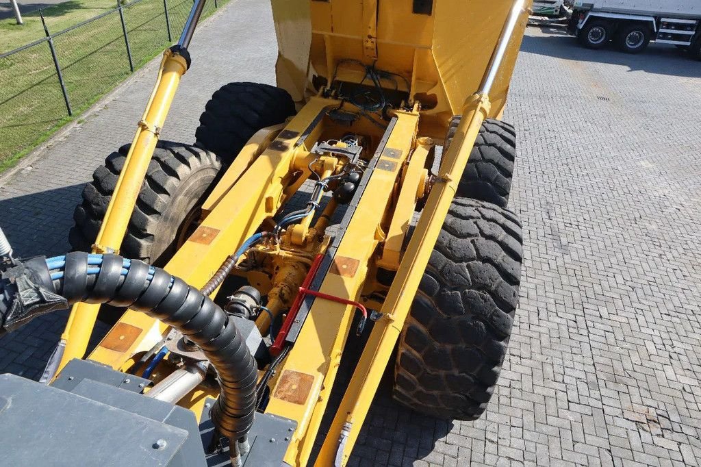 Kipper van het type Bell B40E B 40 E 6X6 AIRCO GOOD TIRES, Gebrauchtmaschine in Marknesse (Foto 11)