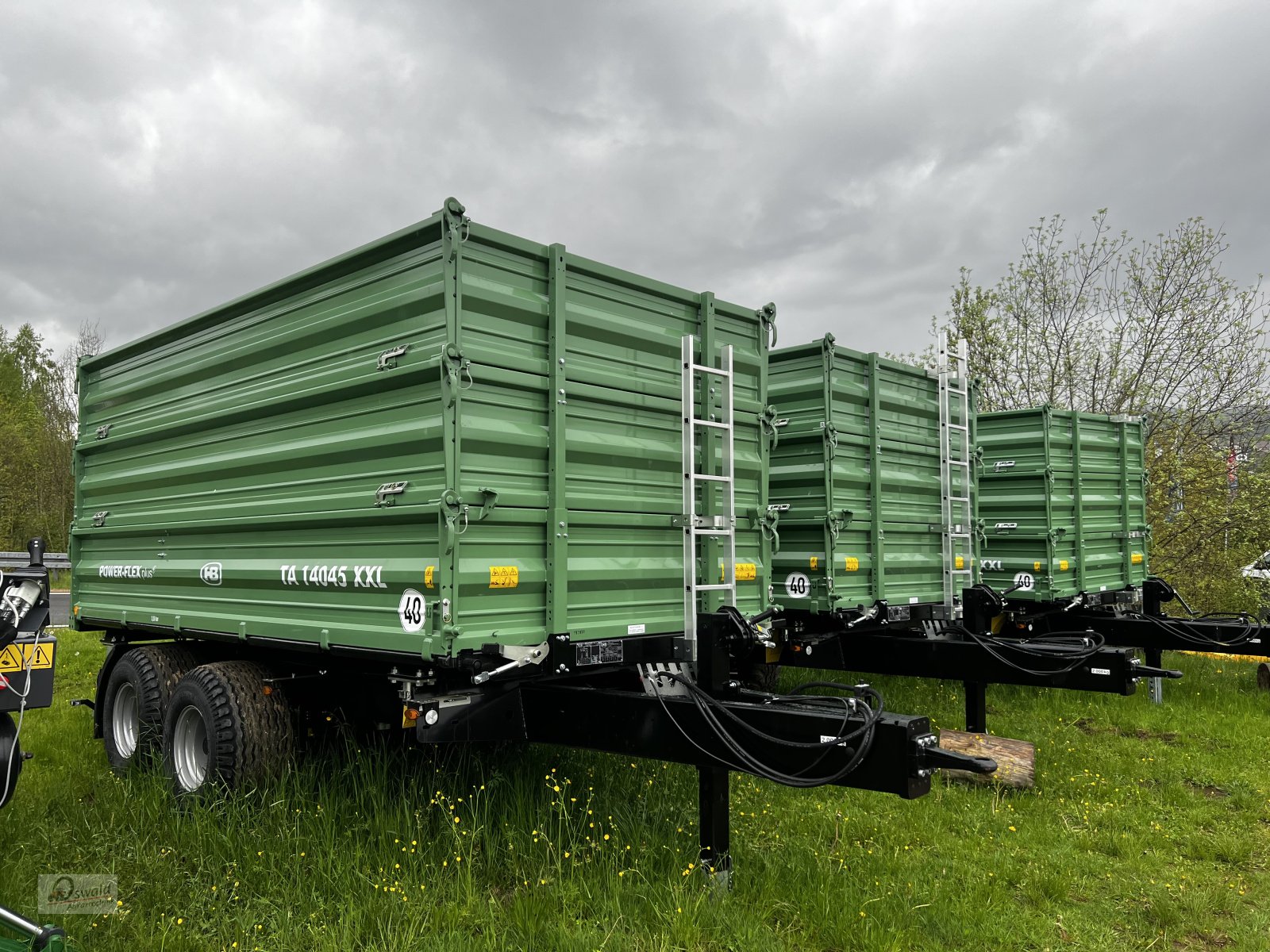 Kipper van het type Brantner TA 14045 XXL, Neumaschine in Regen (Foto 1)