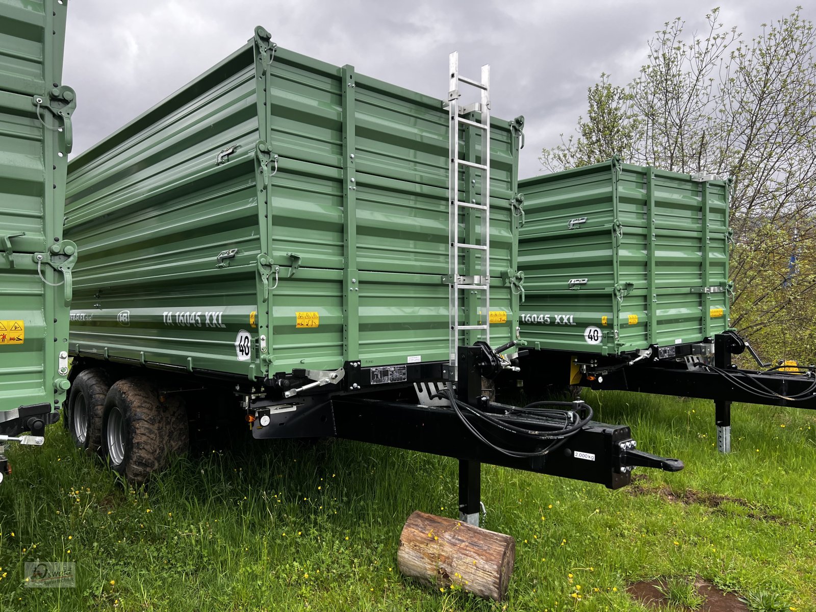 Kipper van het type Brantner TA 16045 XXL, Neumaschine in Regen (Foto 4)