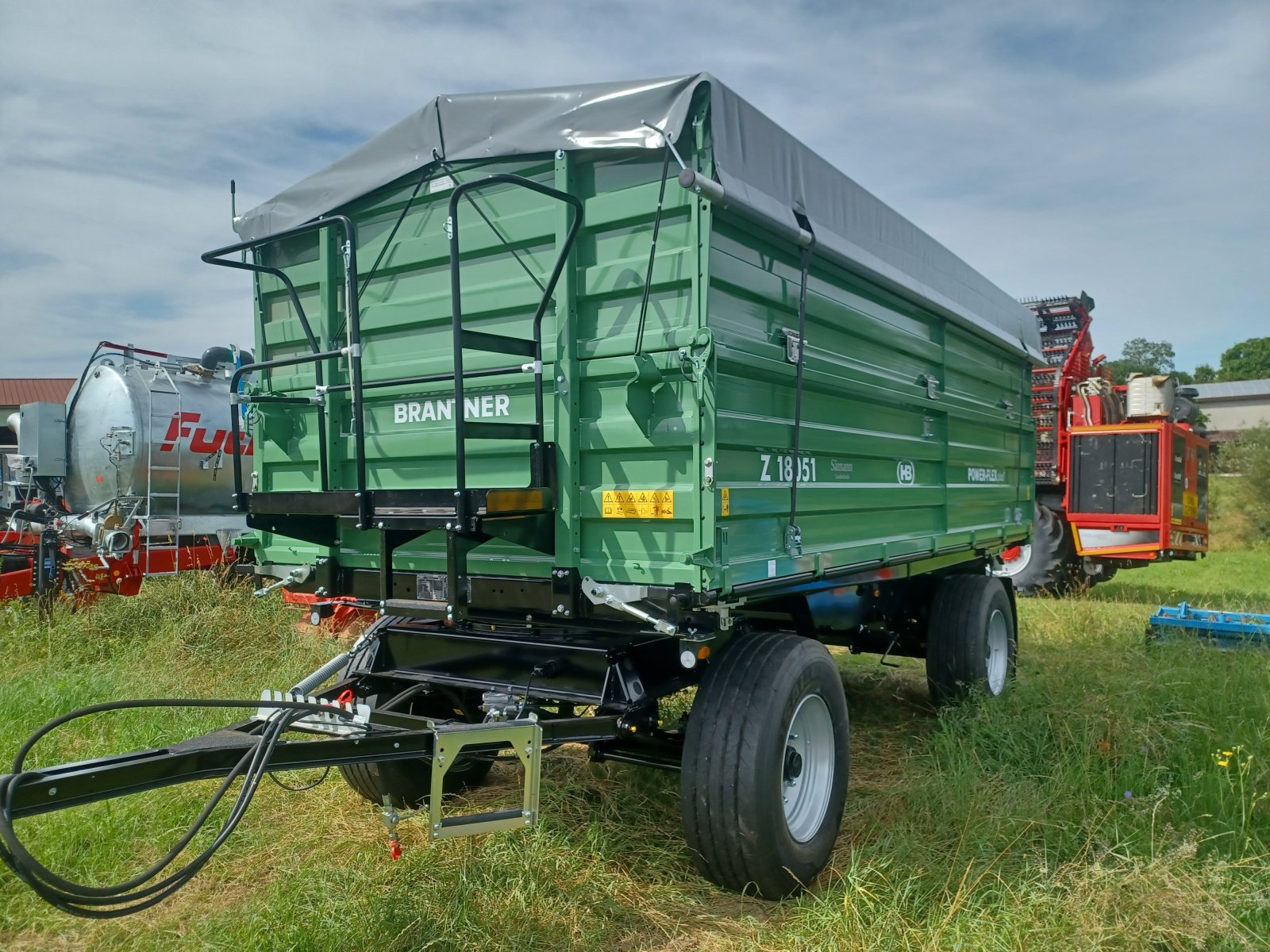 Kipper van het type Brantner Z 18051, Neumaschine in Uffenheim (Foto 1)