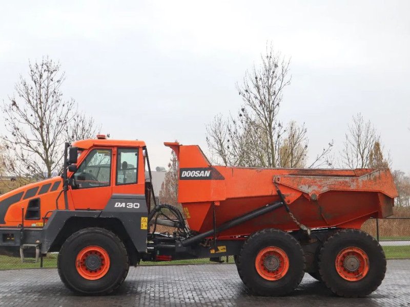 Kipper типа Doosan DA 30 TAILGATE AIRCO GOOD CONDITION, Gebrauchtmaschine в Marknesse