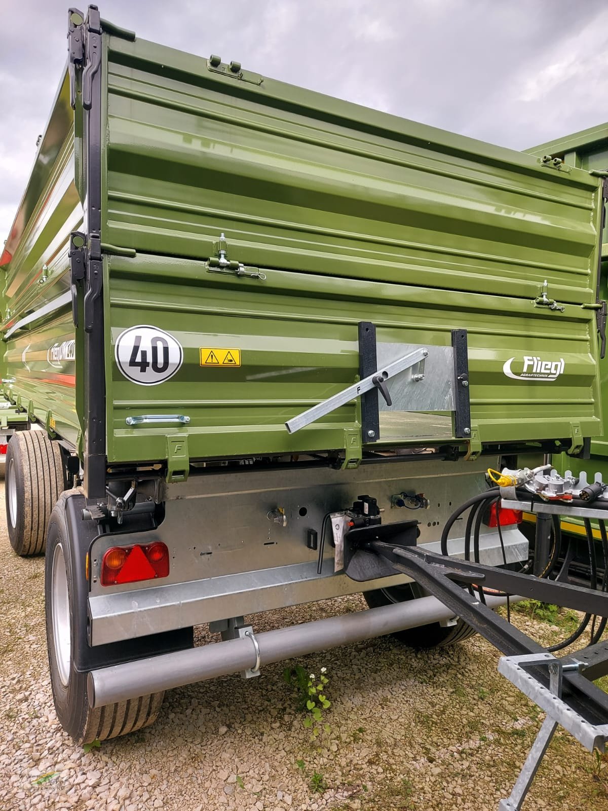 Kipper van het type Fliegl DK 140, Neumaschine in Pegnitz-Bronn (Foto 4)