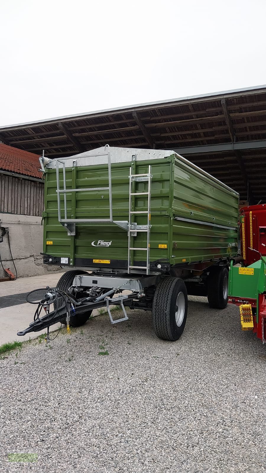 Kipper van het type Fliegl DK 180 Maxxum Fox, Neumaschine in Ried (Foto 1)