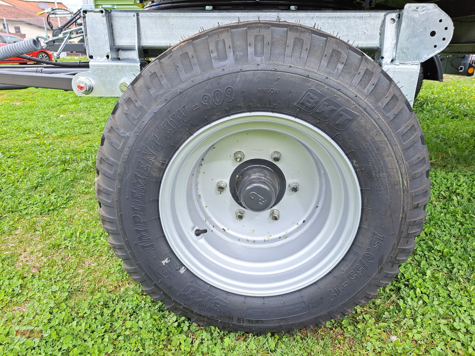 Kipper van het type Fliegl DK 80, Neumaschine in Rottenburg a.d. Laaber (Foto 4)