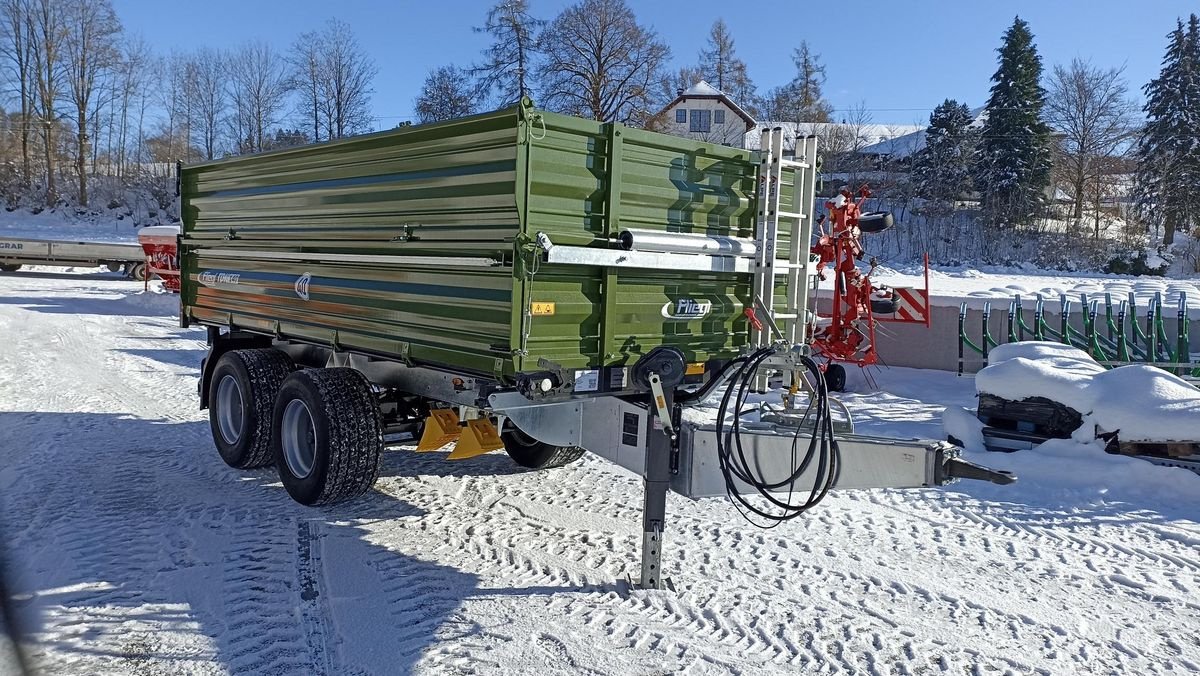 Kipper of the type Fliegl TDK 140 FOX, Neumaschine in Grünbach (Picture 1)