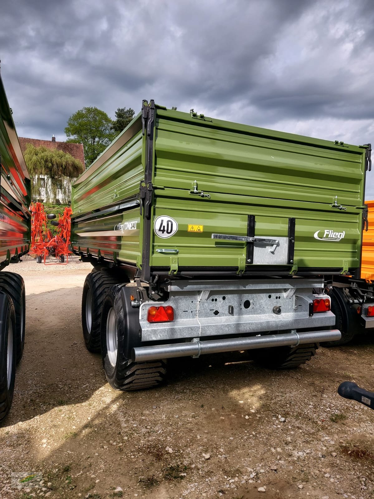 Kipper Türe ait Fliegl TDK 140 Fox, Neumaschine içinde Pegnitz-Bronn (resim 5)