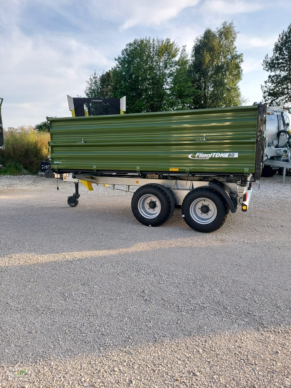 Kipper of the type Fliegl TDK 80-88 4m Brücke, Neumaschine in Pegnitz-Bronn (Picture 1)