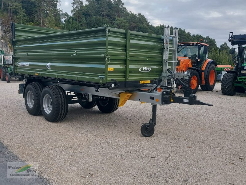 Kipper of the type Fliegl TDK80A-88VR, Neumaschine in Pegnitz-Bronn