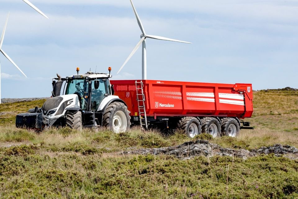 Kipper of the type Herculano HMB 18000 RG, Neumaschine in Schmallenberg (Picture 1)