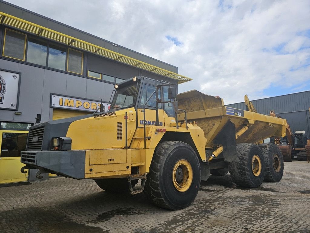 Kipper du type Komatsu HM400-2, Gebrauchtmaschine en Krabbendijke (Photo 2)