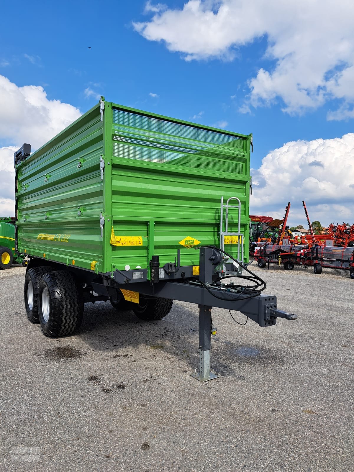 Kipper du type Strautmann STK 1302, Neumaschine en Antdorf (Photo 12)