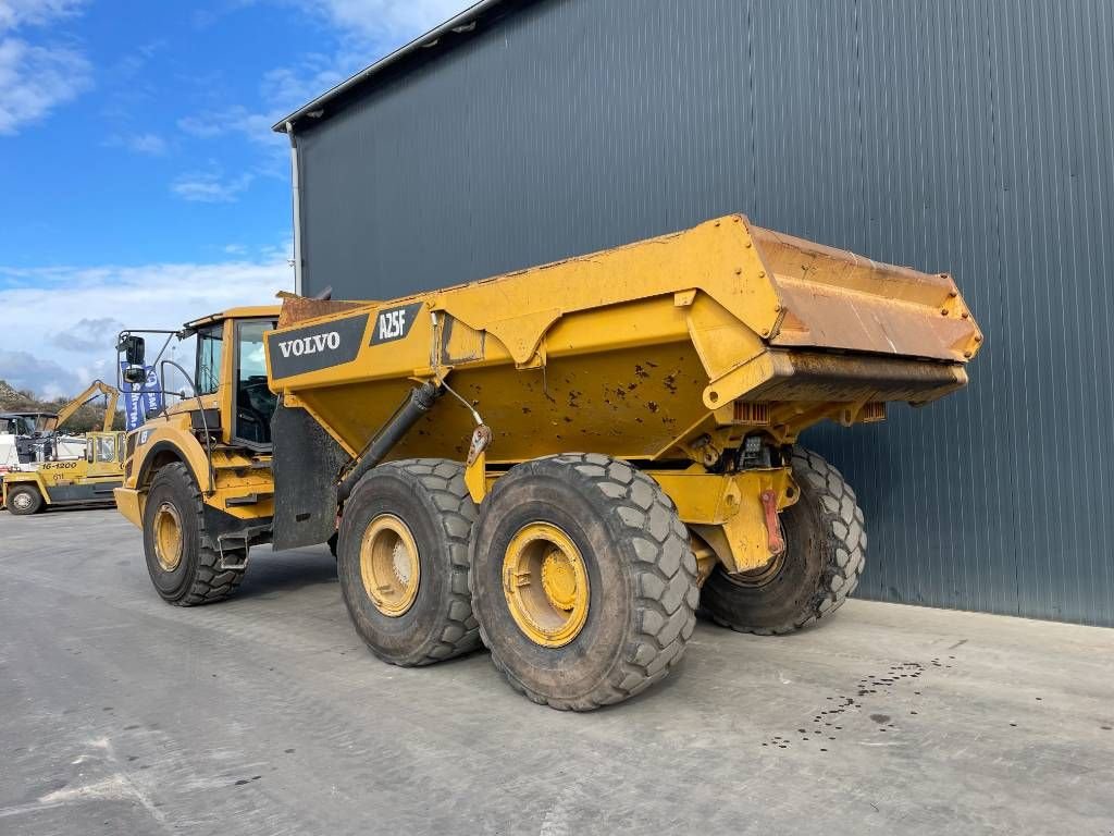 Kipper of the type Volvo A25F, Gebrauchtmaschine in Venlo (Picture 3)