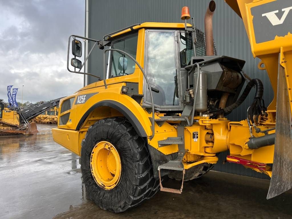 Kipper du type Volvo A25F, Gebrauchtmaschine en Venlo (Photo 11)