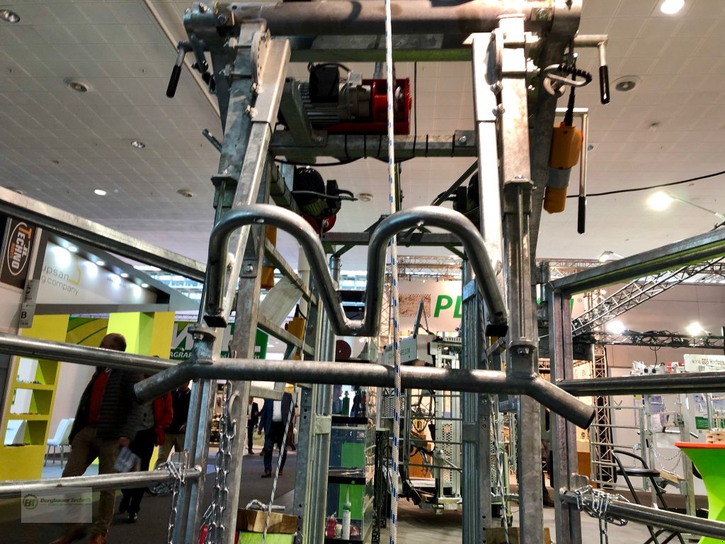 Klauenpflegestand van het type GDS Hoofcare GDS-E Box Lift Klauenstand Klauenpflegestand elektrisch hydraulisch Klauenbox Behandlungsstand Klauenpflege, Neumaschine in Kötzting (Foto 15)