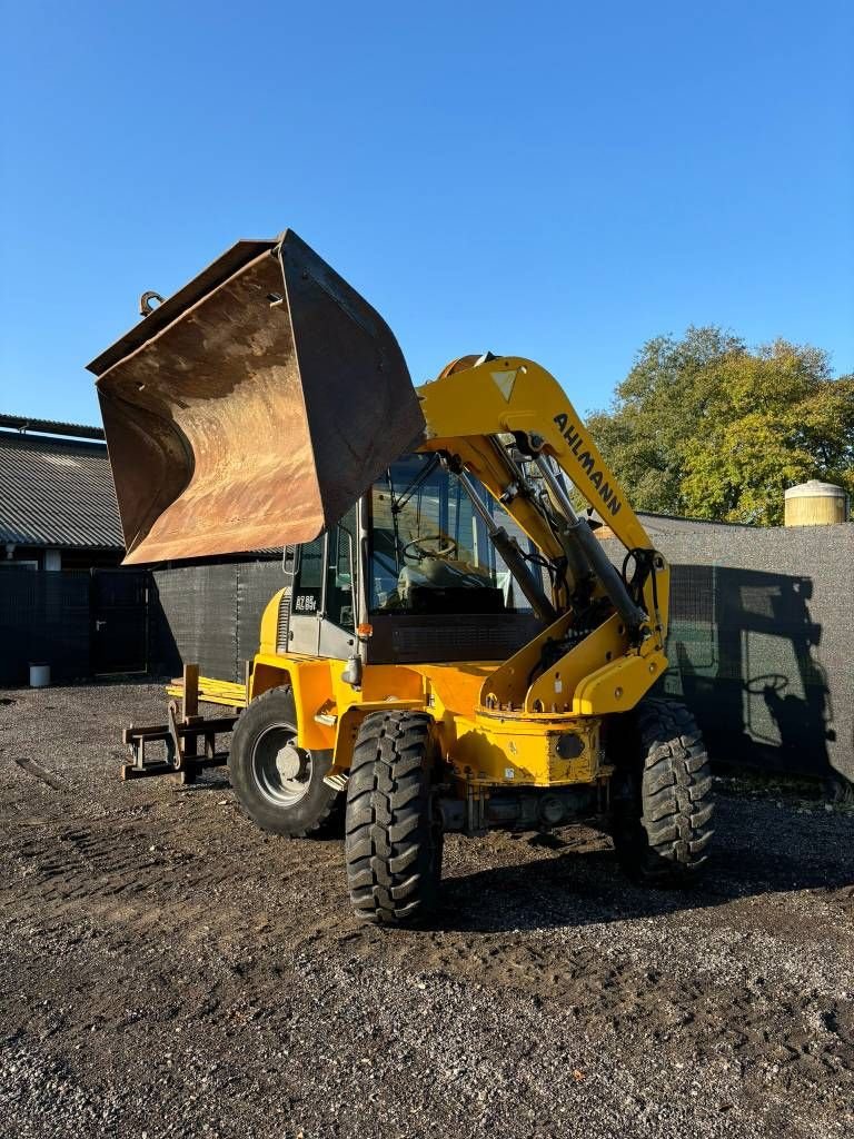 Knickgelenkte Baggerlader des Typs Ahlmann AZ 85 T zwenklader, weinig uur, TOP! 4x4*4, Gebrauchtmaschine in Erp (Bild 2)