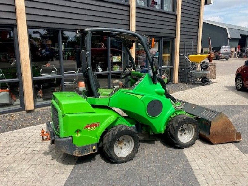 Knickgelenkte Baggerlader van het type Avant 528, Gebrauchtmaschine in Lunteren (Foto 11)