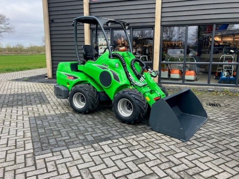 Knickgelenkte Baggerlader du type Avant 640i, Neumaschine en Lunteren (Photo 1)