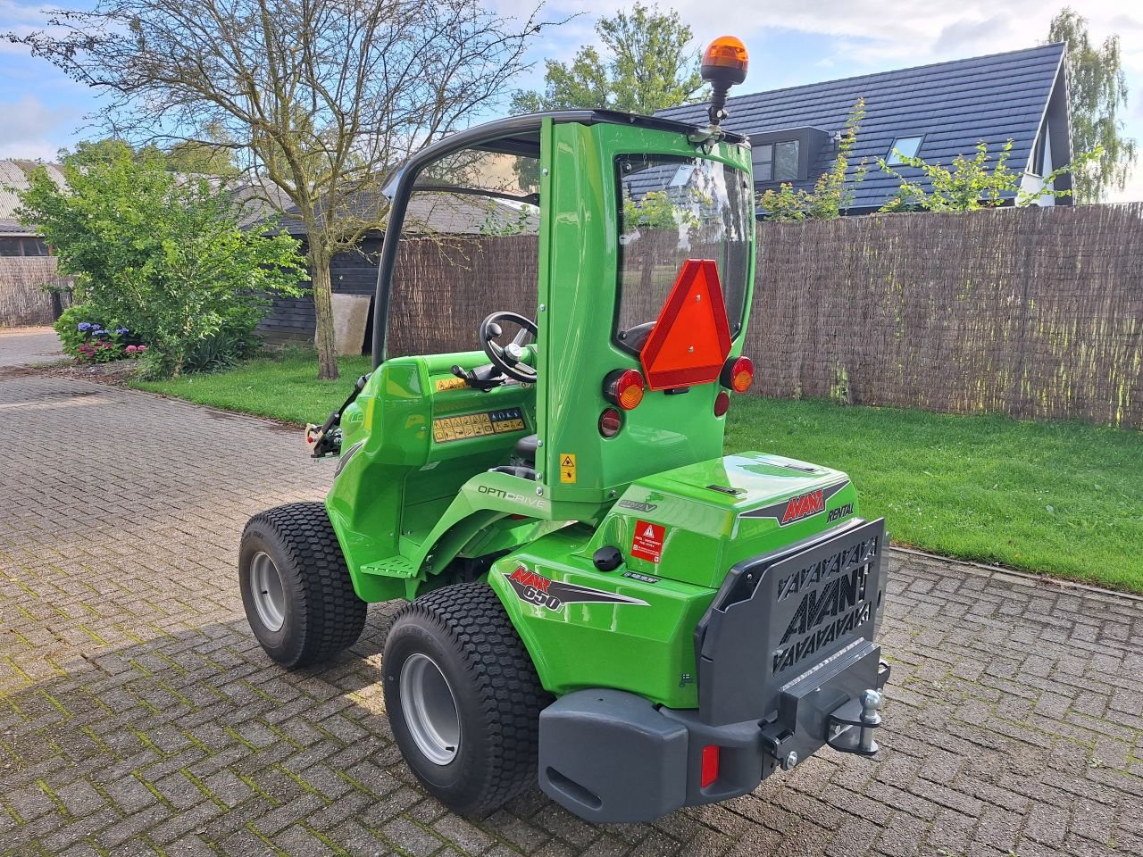 Knickgelenkte Baggerlader del tipo Avant 650i Rental, Neumaschine en Wenum Wiesel (Imagen 7)