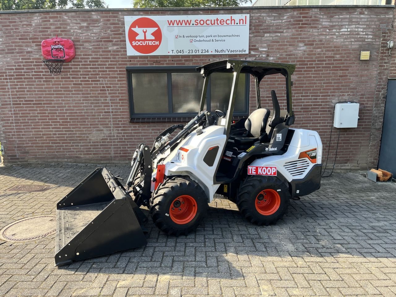 Knickgelenkte Baggerlader van het type Bobcat L28, Neumaschine in Nuth (Foto 1)