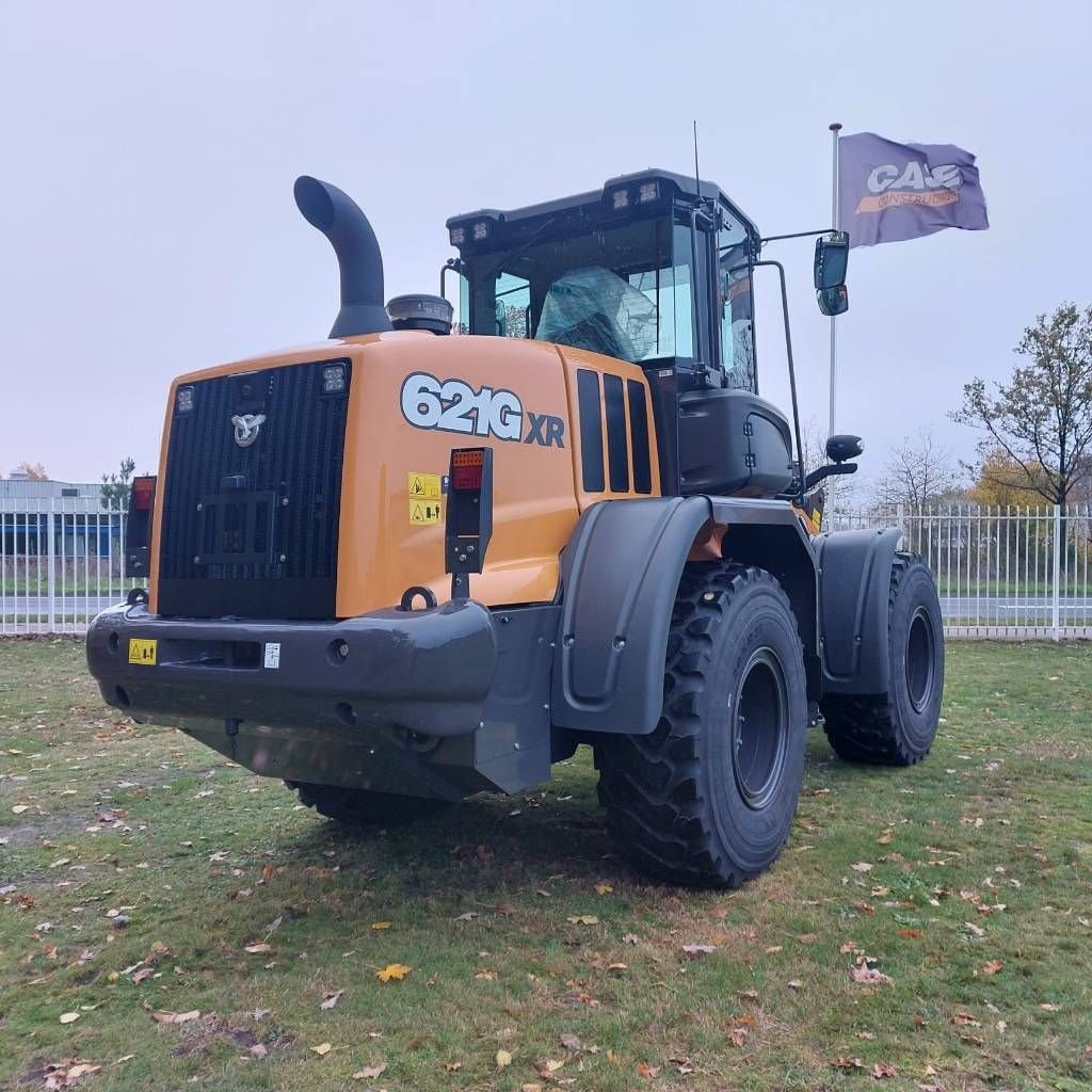 Knickgelenkte Baggerlader van het type Case 621G-XR, Neumaschine in Almelo (Foto 4)