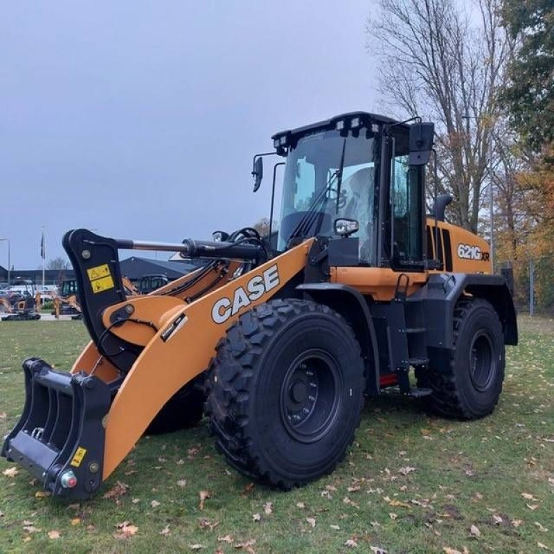 Knickgelenkte Baggerlader van het type Case 621G-XR, Neumaschine in Almelo (Foto 1)