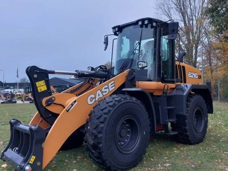 Knickgelenkte Baggerlader van het type Case 621G-XR, Neumaschine in Almelo (Foto 1)