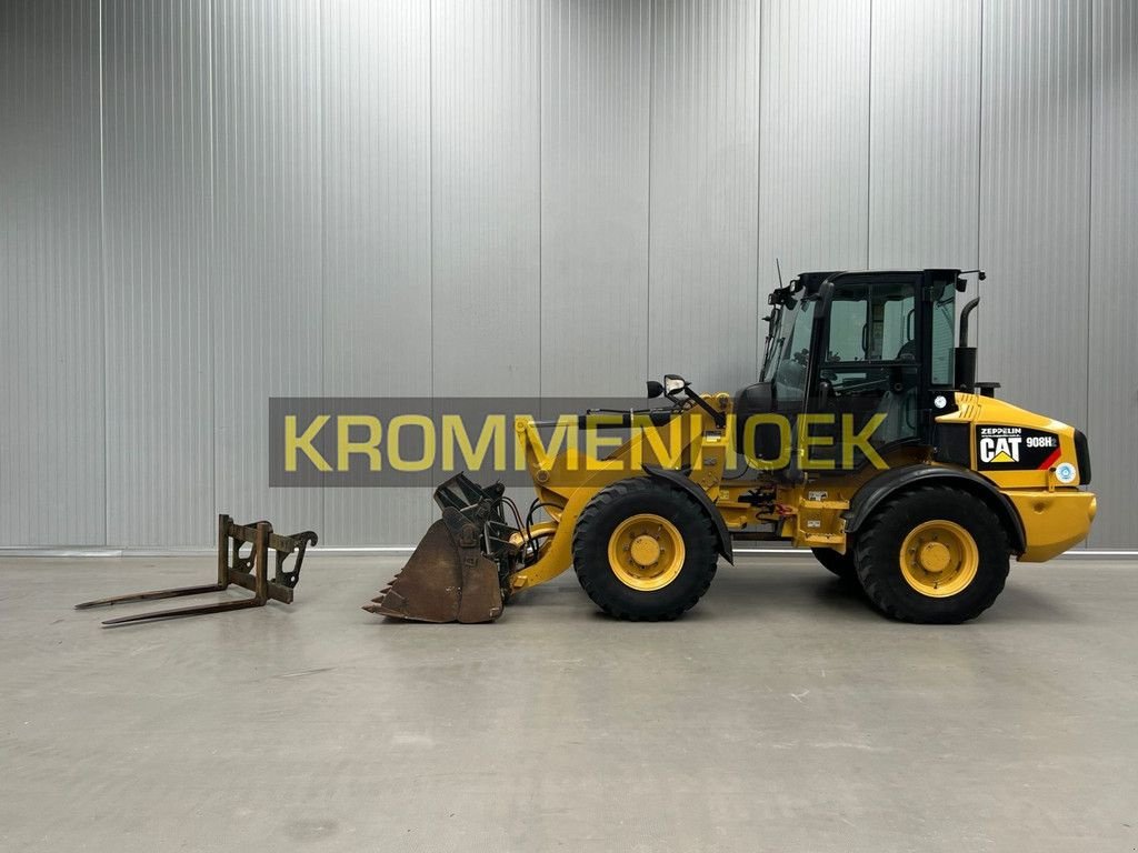 Knickgelenkte Baggerlader del tipo Caterpillar 908 H2, Gebrauchtmaschine en Apeldoorn (Imagen 1)