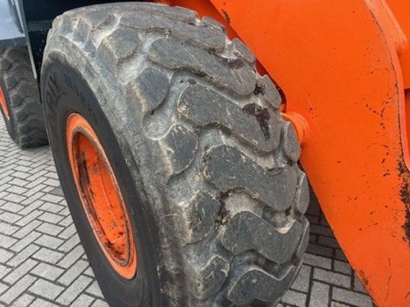 Knickgelenkte Baggerlader des Typs Doosan DL250, Gebrauchtmaschine in Lunteren (Bild 4)