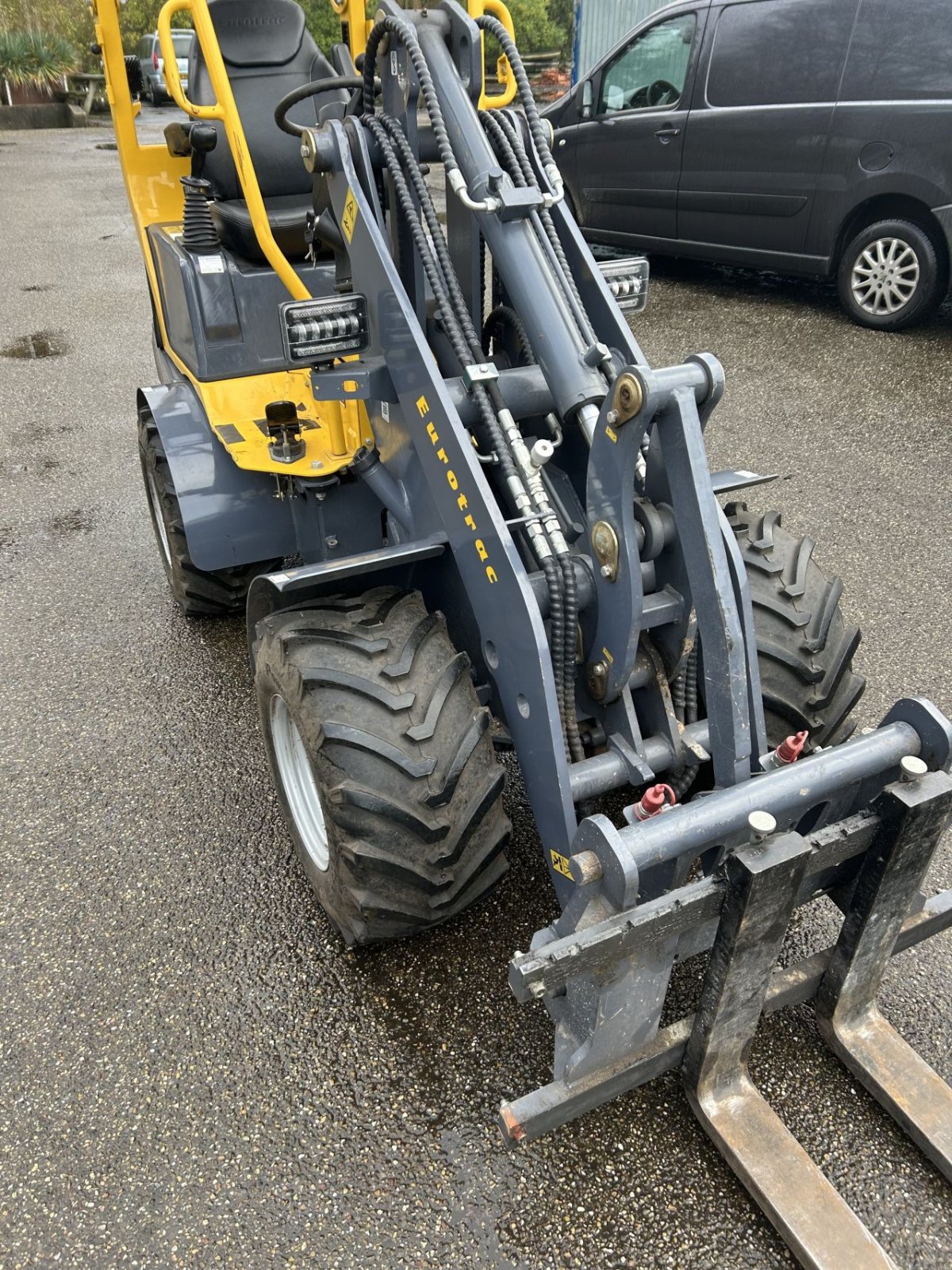 Knickgelenkte Baggerlader typu Eurotrac W11 shovel, Gebrauchtmaschine v Bilthoven (Obrázek 8)