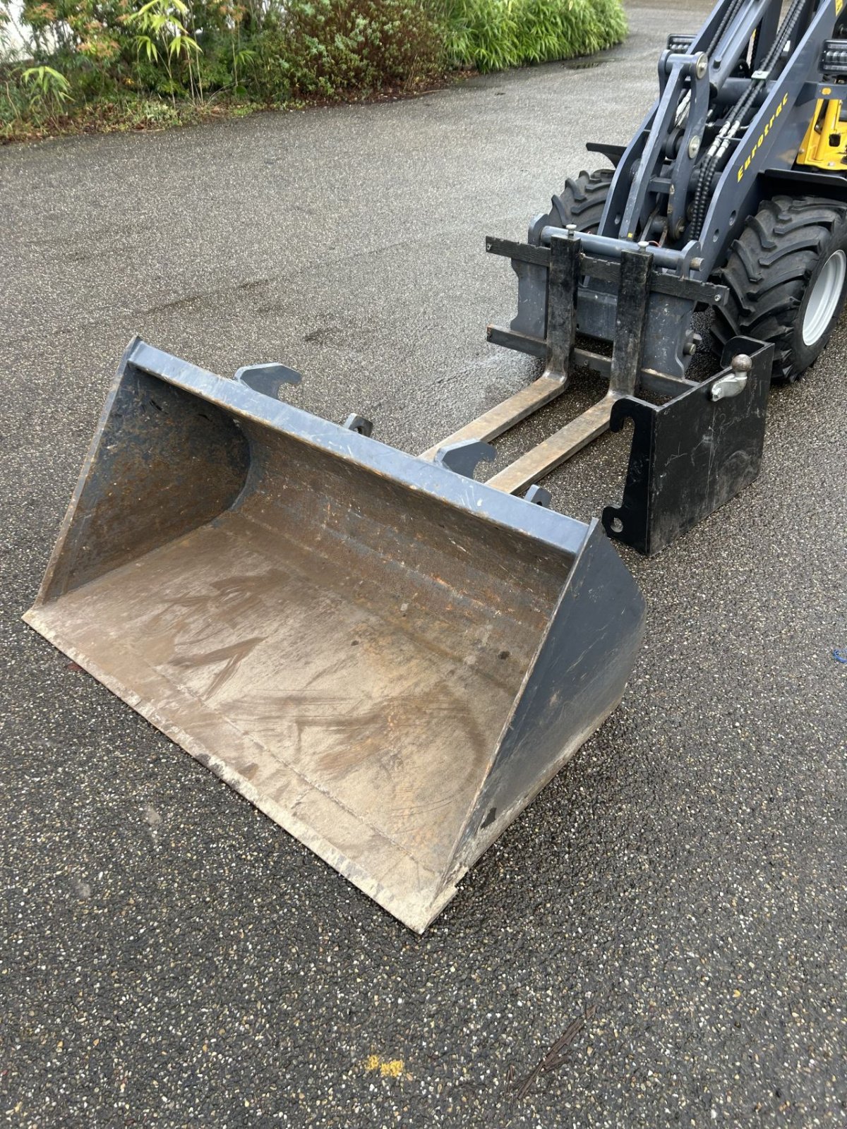 Knickgelenkte Baggerlader typu Eurotrac W11 shovel, Gebrauchtmaschine v Bilthoven (Obrázek 4)