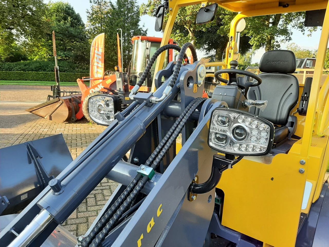 Knickgelenkte Baggerlader van het type Eurotrac W12 MS, Gebrauchtmaschine in Hardegarijp (Foto 11)