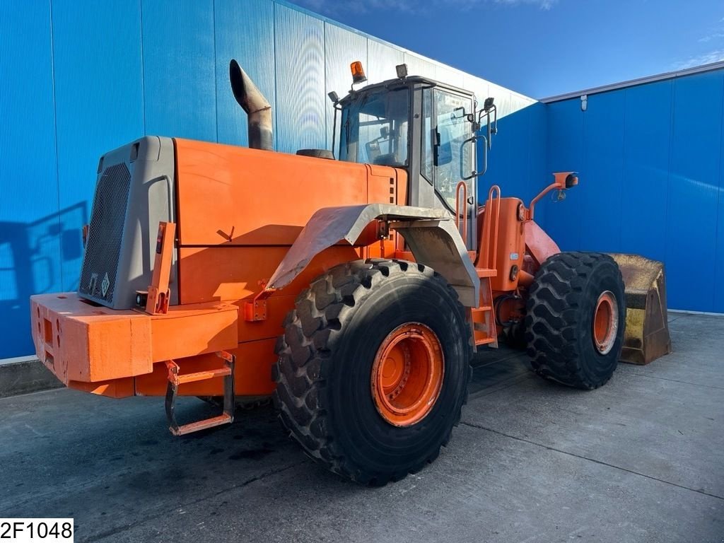 Knickgelenkte Baggerlader van het type Hitachi LX290E 4x4, 239 KW, Gebrauchtmaschine in Ede (Foto 3)