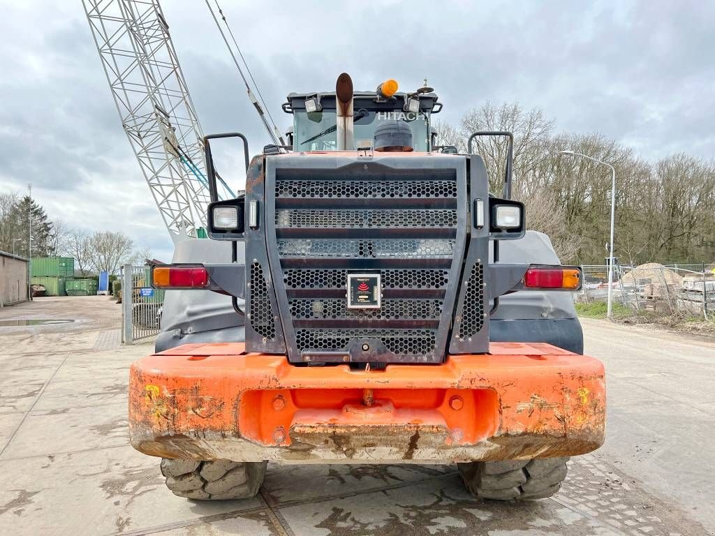 Knickgelenkte Baggerlader van het type Hitachi ZW220-5B - Excellent Condition / CE Certified, Gebrauchtmaschine in Veldhoven (Foto 4)