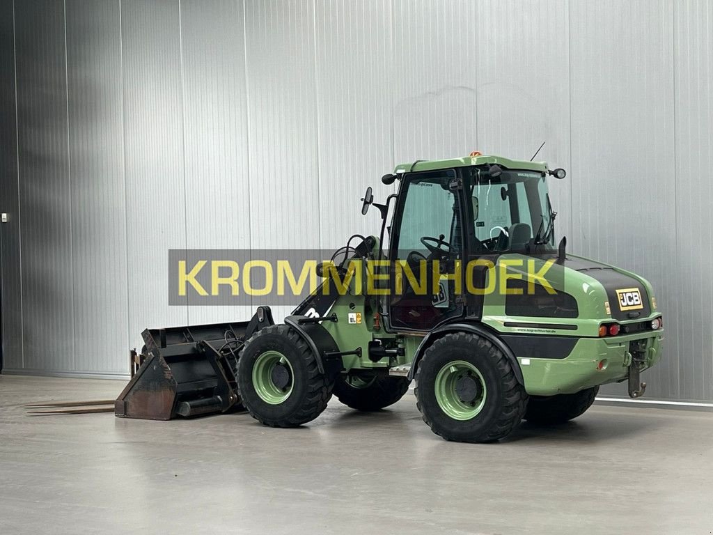 Knickgelenkte Baggerlader del tipo JCB 407 T4, Gebrauchtmaschine In Apeldoorn (Immagine 3)