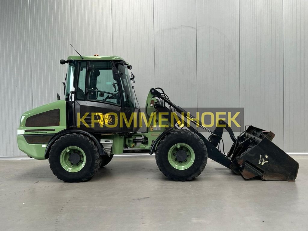 Knickgelenkte Baggerlader typu JCB 407 T4, Gebrauchtmaschine w Apeldoorn (Zdjęcie 5)