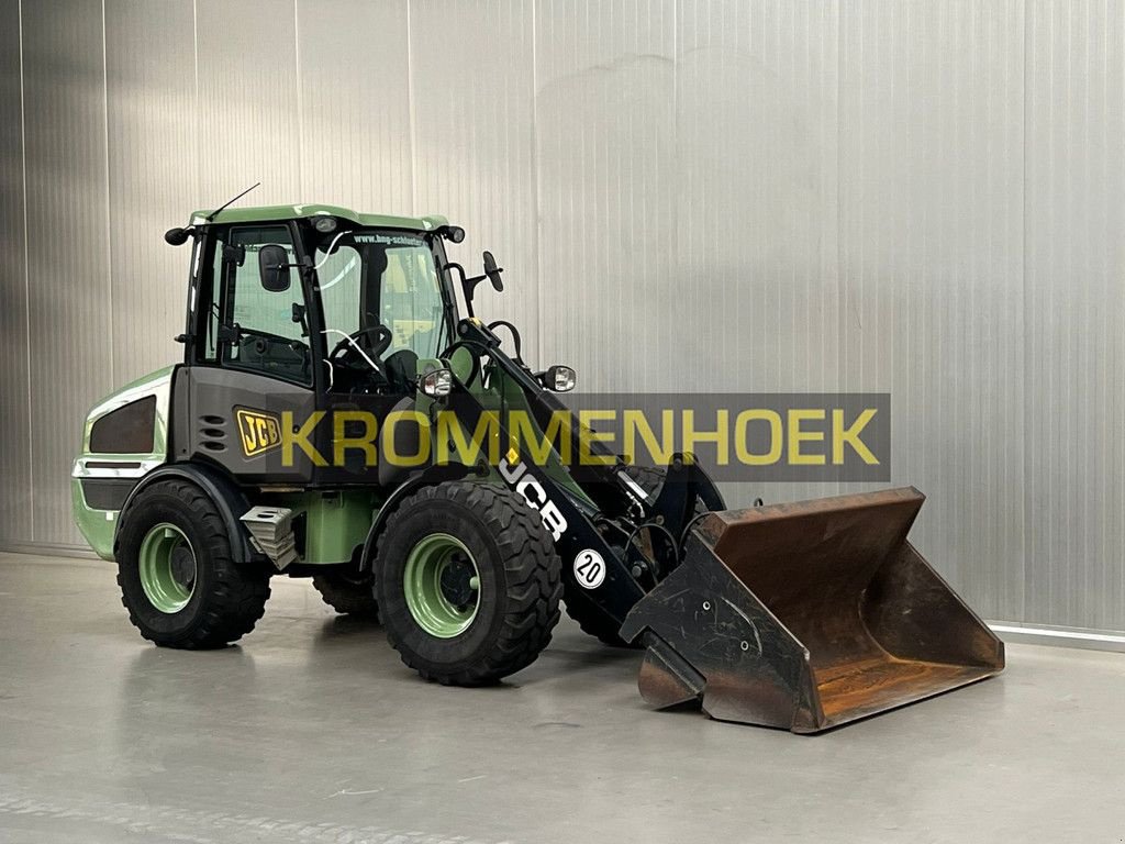 Knickgelenkte Baggerlader des Typs JCB 407 T4, Gebrauchtmaschine in Apeldoorn (Bild 7)