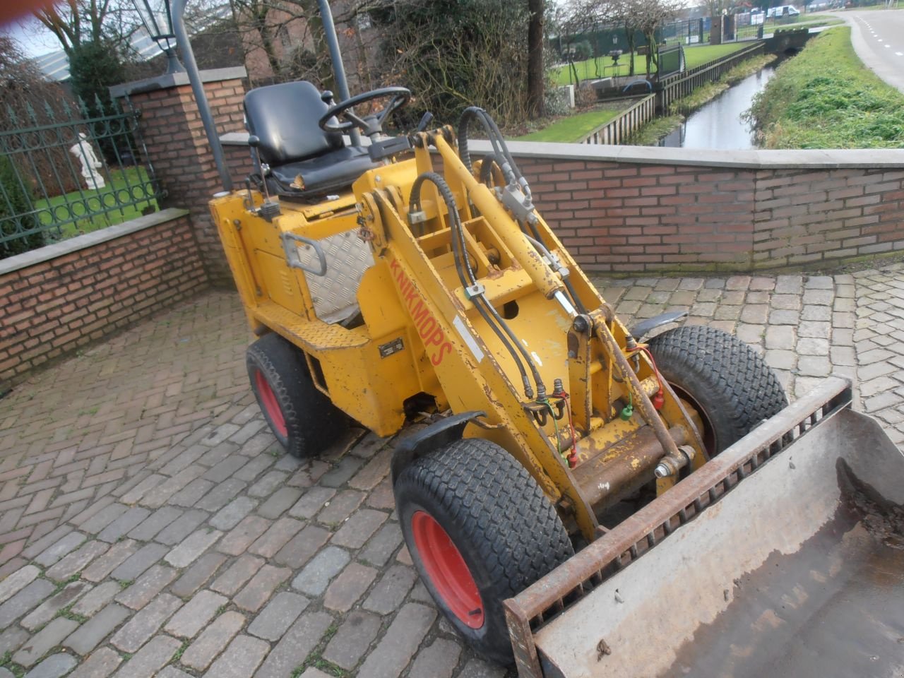 Knickgelenkte Baggerlader van het type Knikmops 90, Gebrauchtmaschine in Kerkdriel (Foto 9)