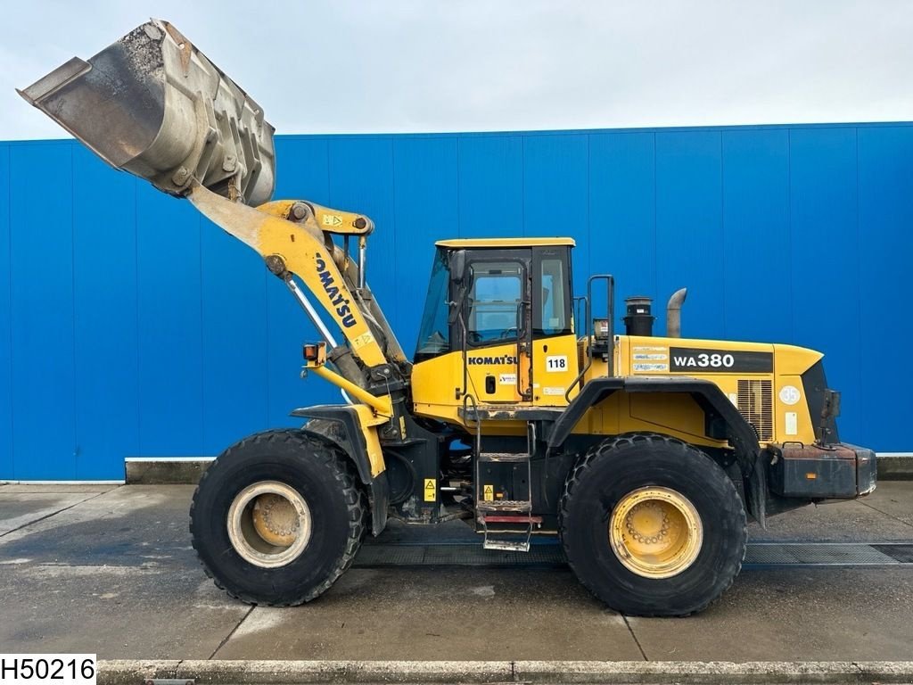 Knickgelenkte Baggerlader des Typs Komatsu WA 380 4x4, 140 KW, Gebrauchtmaschine in Ede (Bild 2)