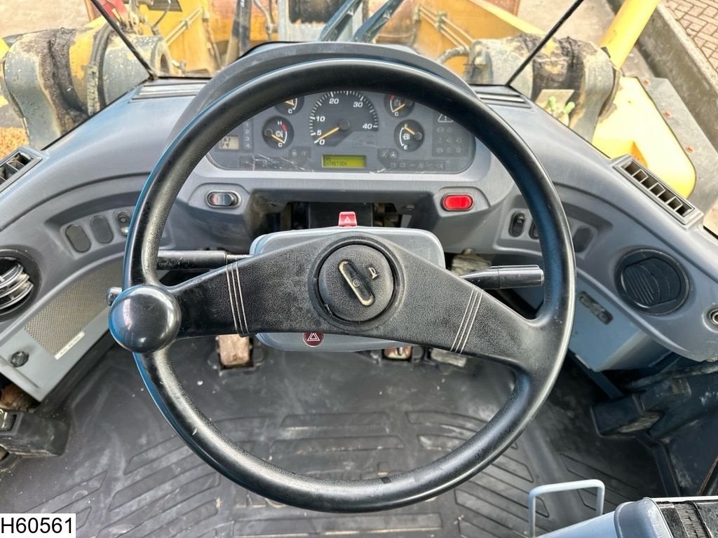 Knickgelenkte Baggerlader typu Komatsu WA 430 4X4, 172 KW, Airco, Gebrauchtmaschine w Ede (Zdjęcie 7)