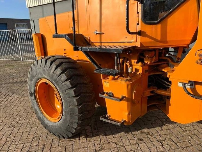 Knickgelenkte Baggerlader Türe ait Komatsu WA150-1, good tires and condition., Gebrauchtmaschine içinde Uitgeest (resim 8)