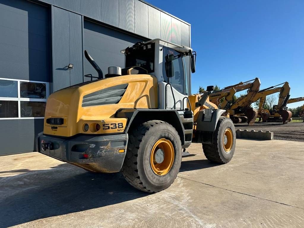 Knickgelenkte Baggerlader van het type Liebherr L 538, Gebrauchtmaschine in Wommels (Foto 3)