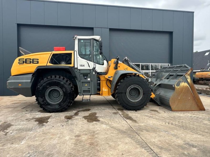 Knickgelenkte Baggerlader van het type Liebherr L 566, Gebrauchtmaschine in Wommels (Foto 1)