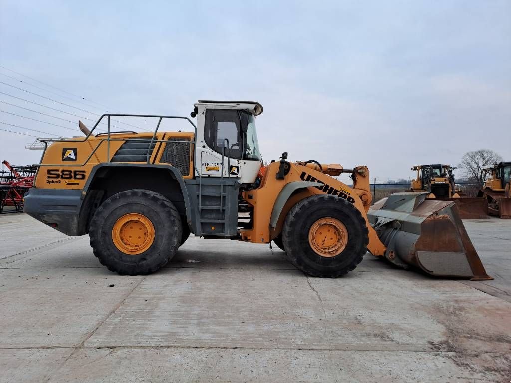 Knickgelenkte Baggerlader του τύπου Liebherr L586 2Plus2 (optional 4 new Bridgestone tyres), Gebrauchtmaschine σε Stabroek (Φωτογραφία 5)