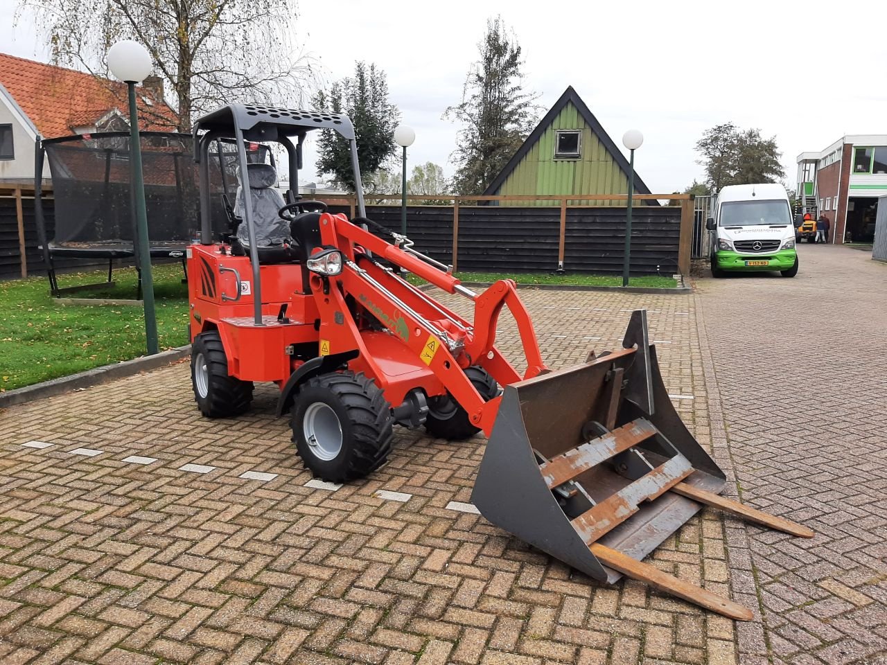 Knickgelenkte Baggerlader des Typs Mammut WL 10, Gebrauchtmaschine in Hardegarijp (Bild 2)